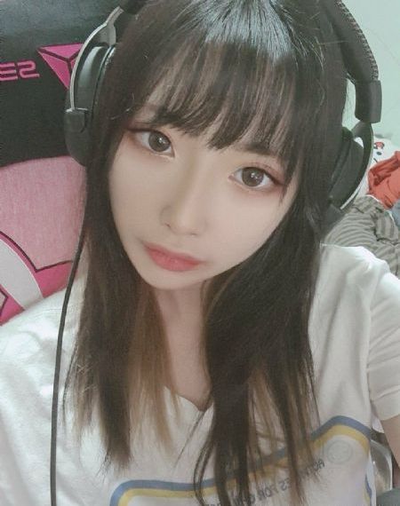 老师好紧开裆蕾丝内裤女